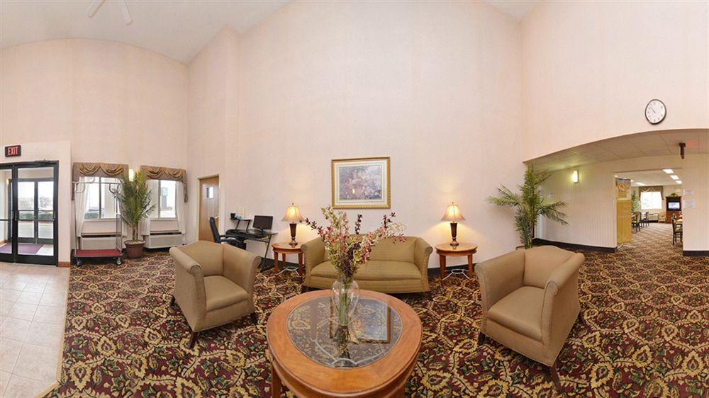 Quality Inn & Suites Woodstock Near Lake Geneva インテリア 写真