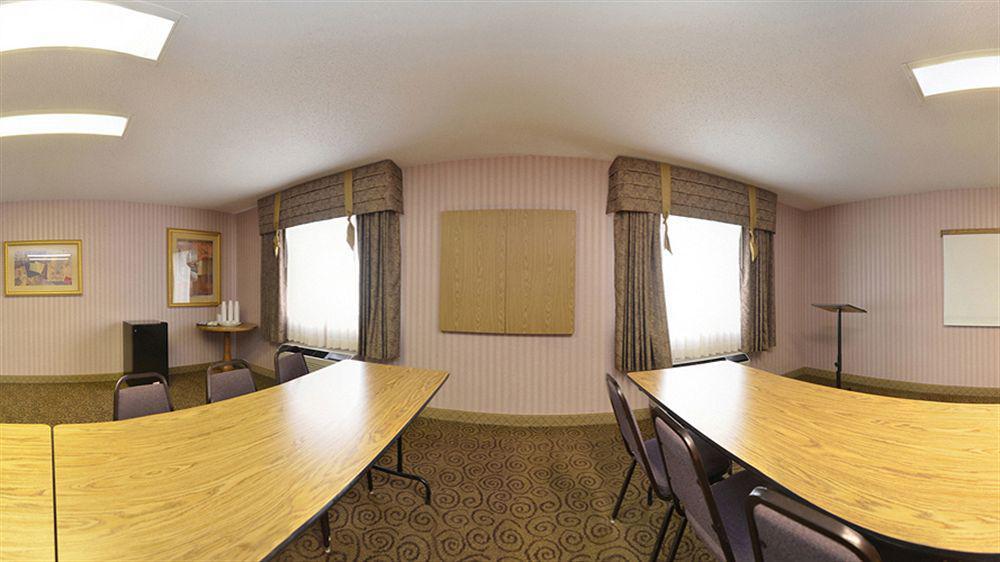 Quality Inn & Suites Woodstock Near Lake Geneva エクステリア 写真