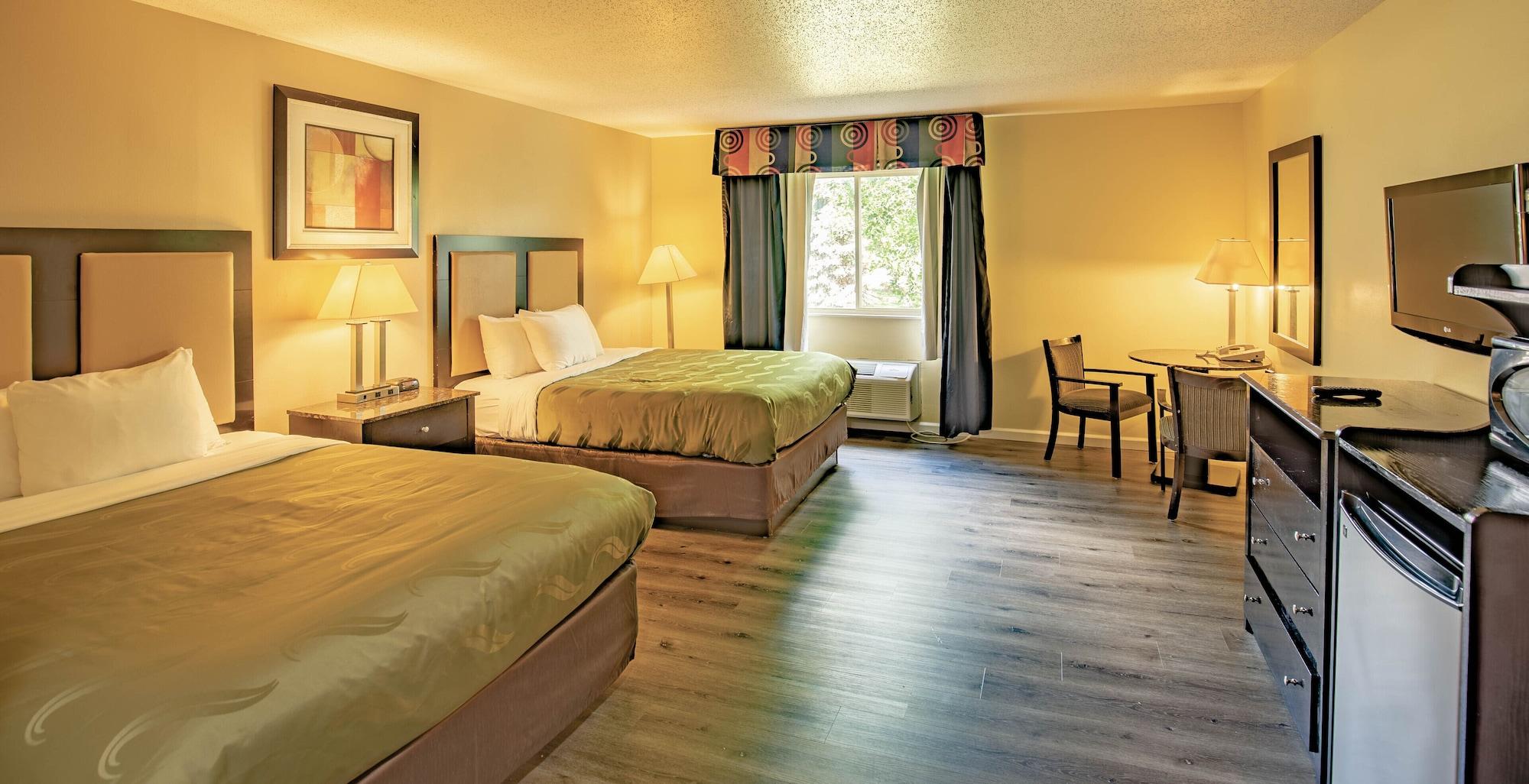 Quality Inn & Suites Woodstock Near Lake Geneva エクステリア 写真