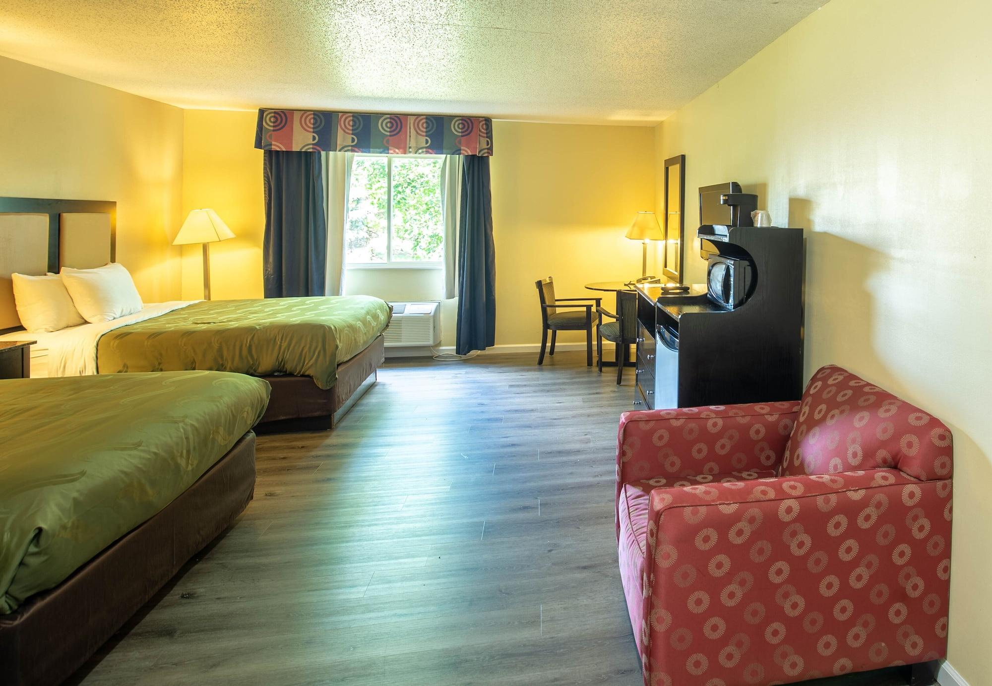 Quality Inn & Suites Woodstock Near Lake Geneva エクステリア 写真