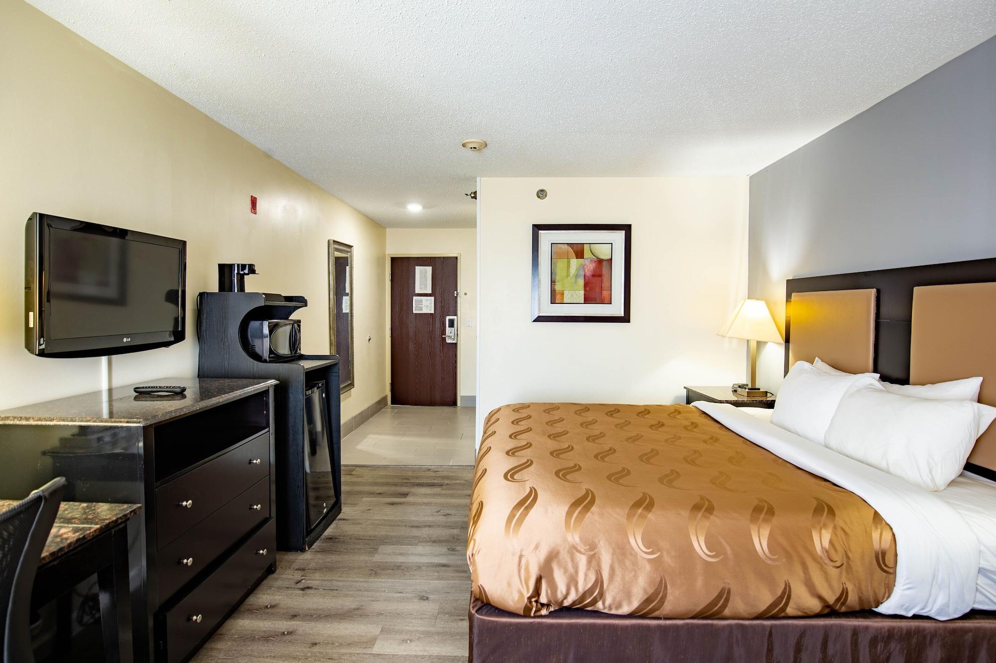 Quality Inn & Suites Woodstock Near Lake Geneva エクステリア 写真
