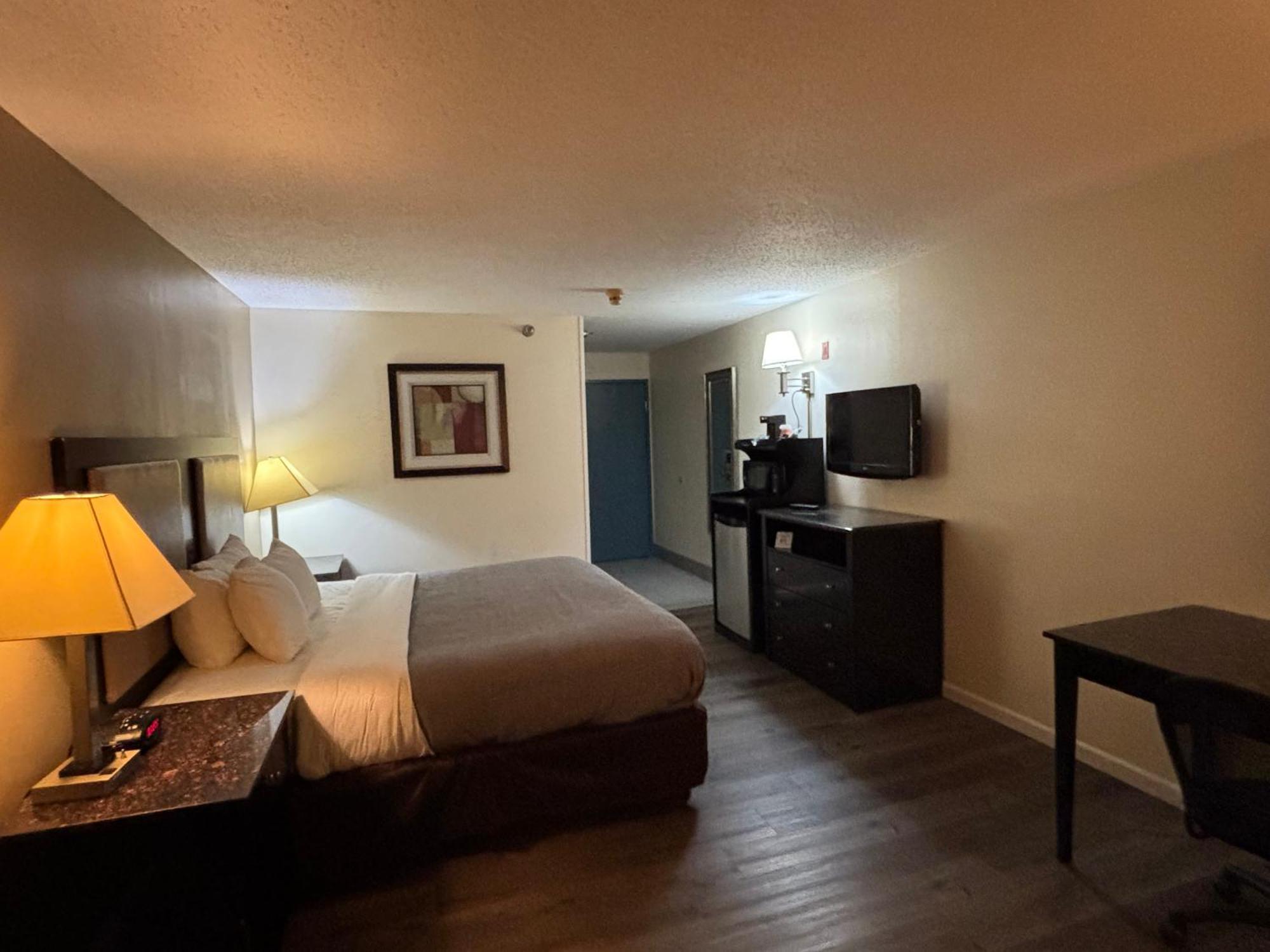 Quality Inn & Suites Woodstock Near Lake Geneva エクステリア 写真