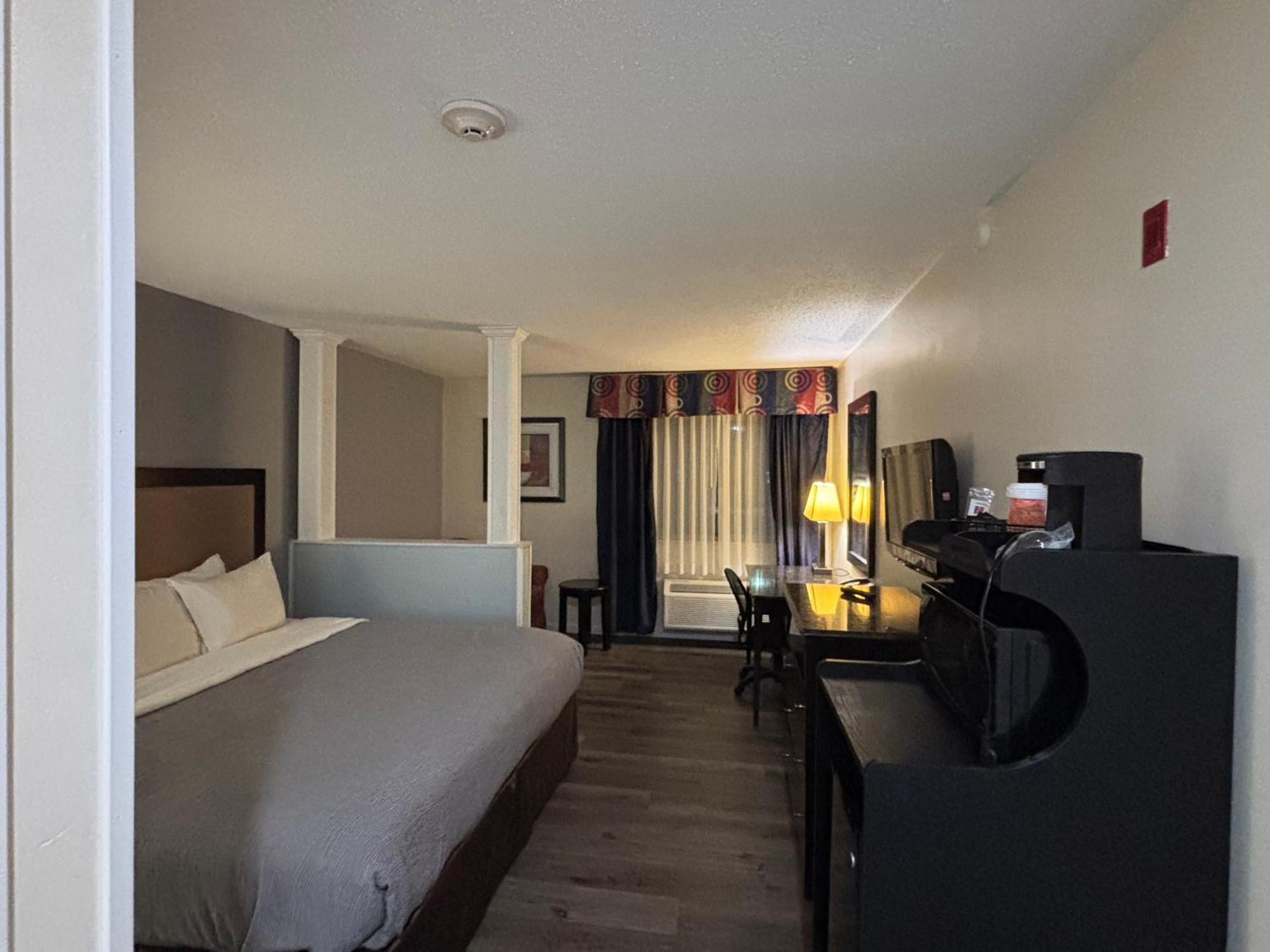 Quality Inn & Suites Woodstock Near Lake Geneva エクステリア 写真