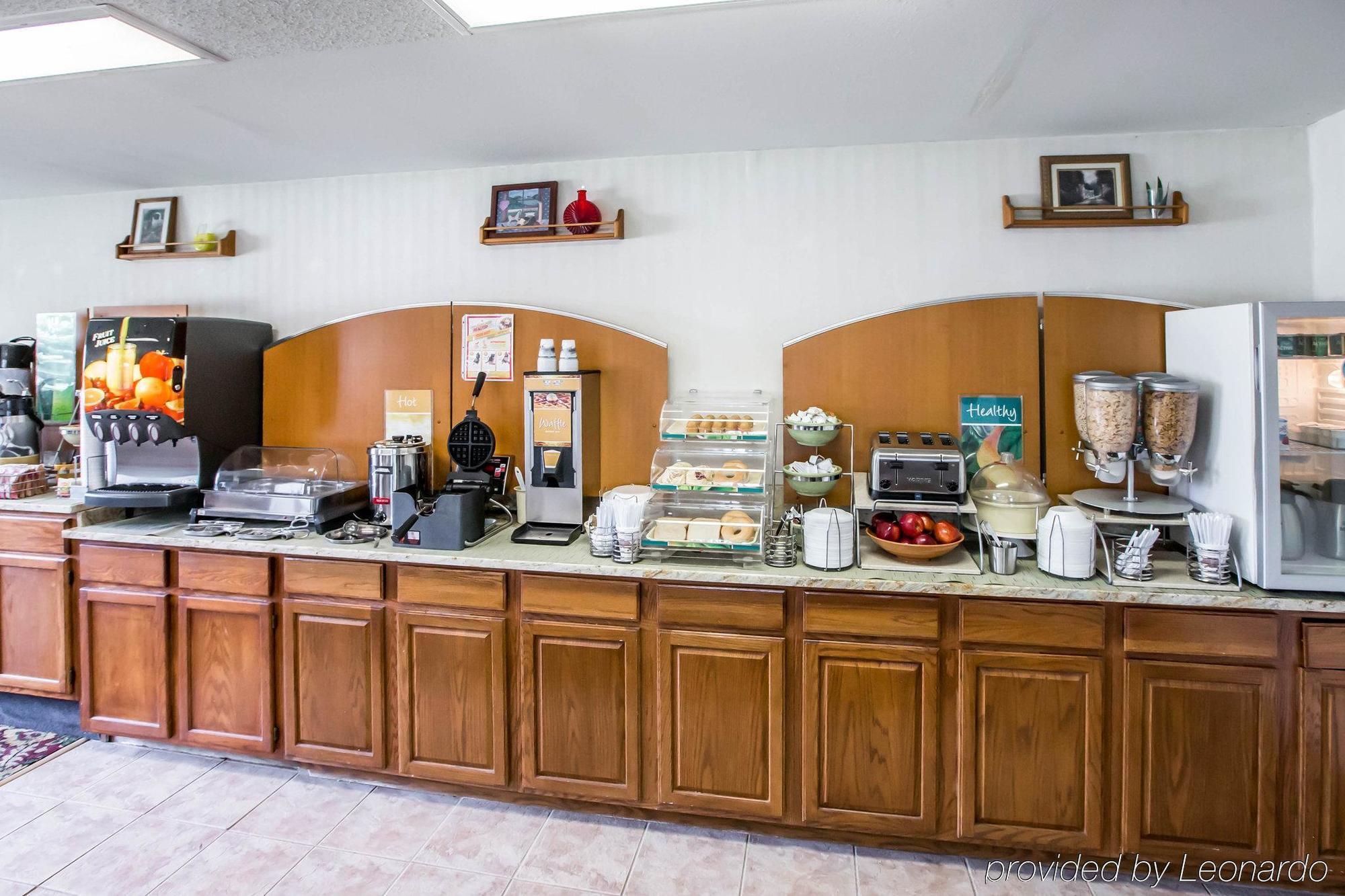 Quality Inn & Suites Woodstock Near Lake Geneva エクステリア 写真
