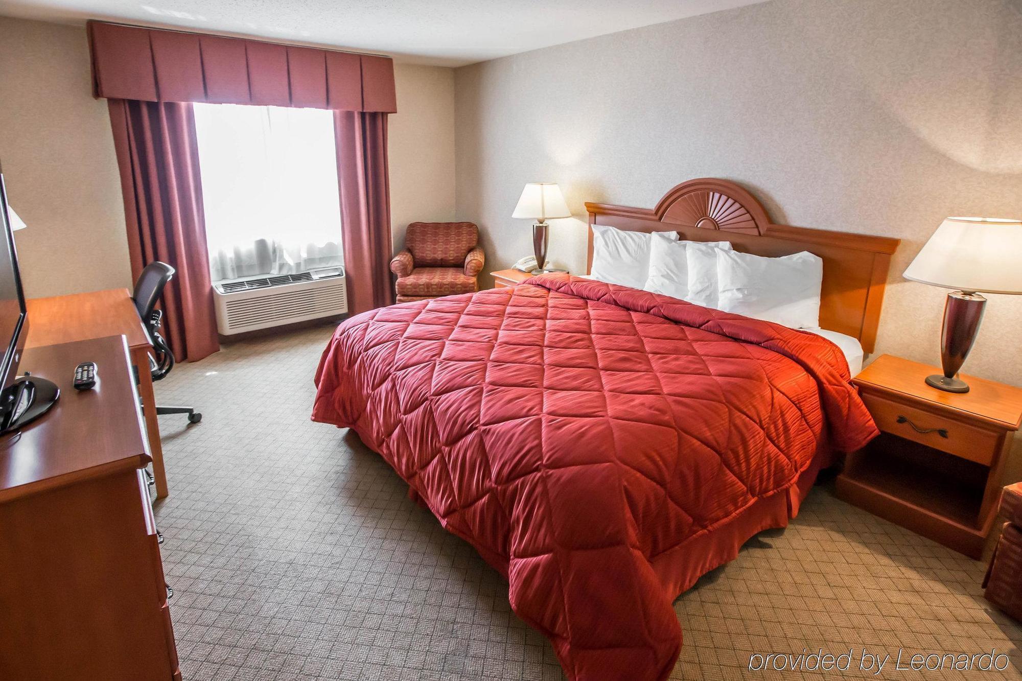 Quality Inn & Suites Woodstock Near Lake Geneva エクステリア 写真