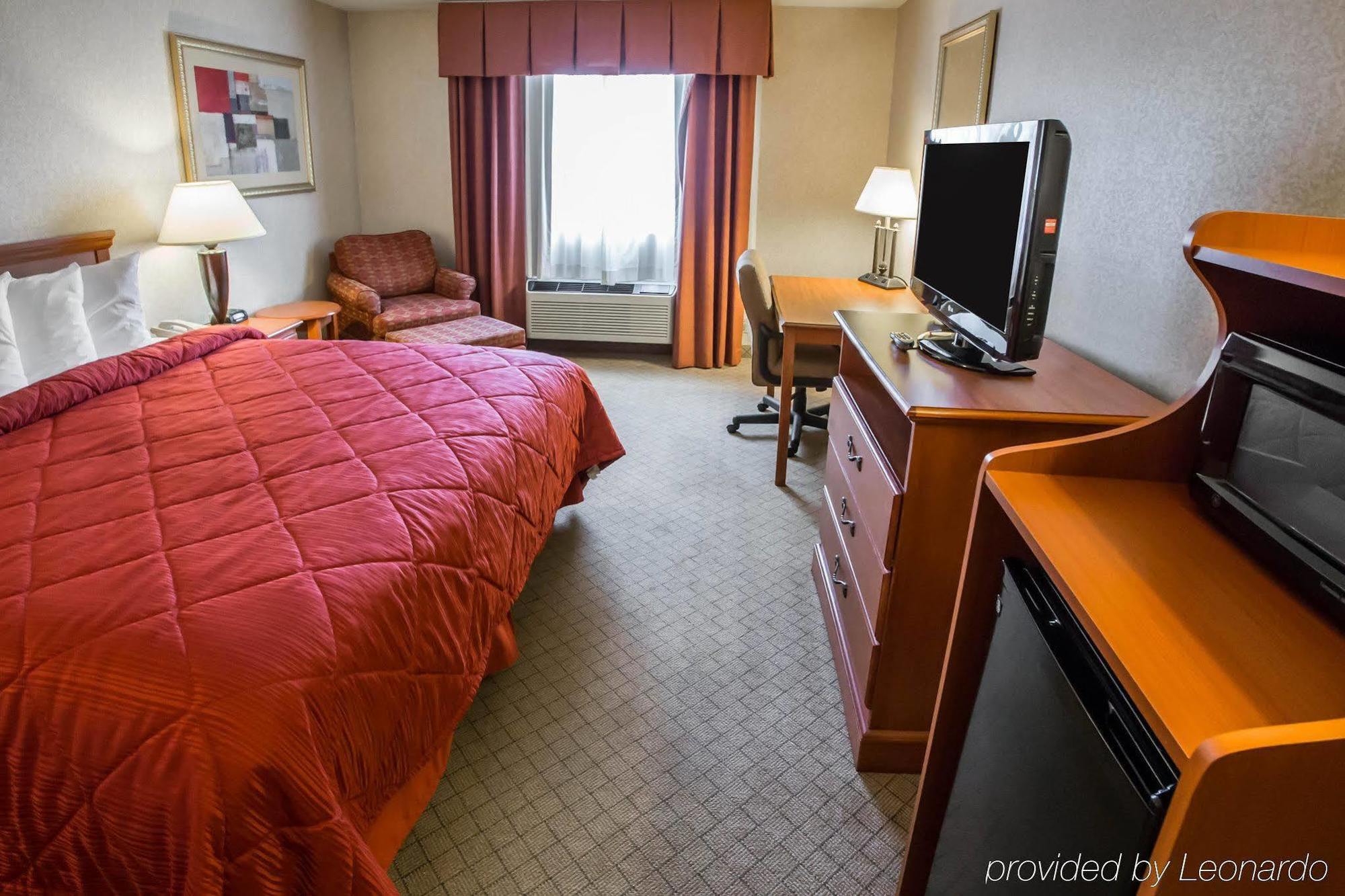 Quality Inn & Suites Woodstock Near Lake Geneva エクステリア 写真